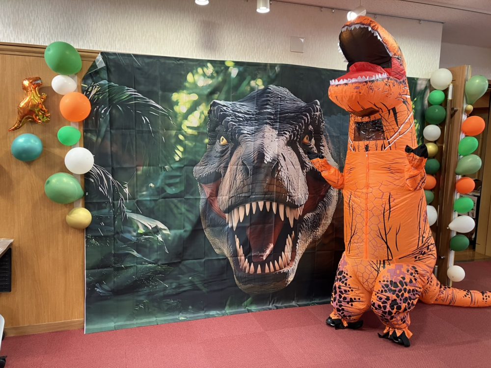 西宮山口ホールがジュラシック・パークに!?の画像| 葬祭会館ゆうあいホール【公式】 神戸市北区のご葬儀･お葬式のことなら